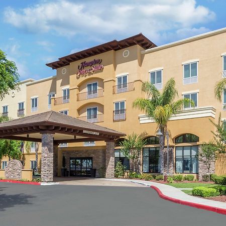 Hampton Inn & Suites Лоди Екстериор снимка