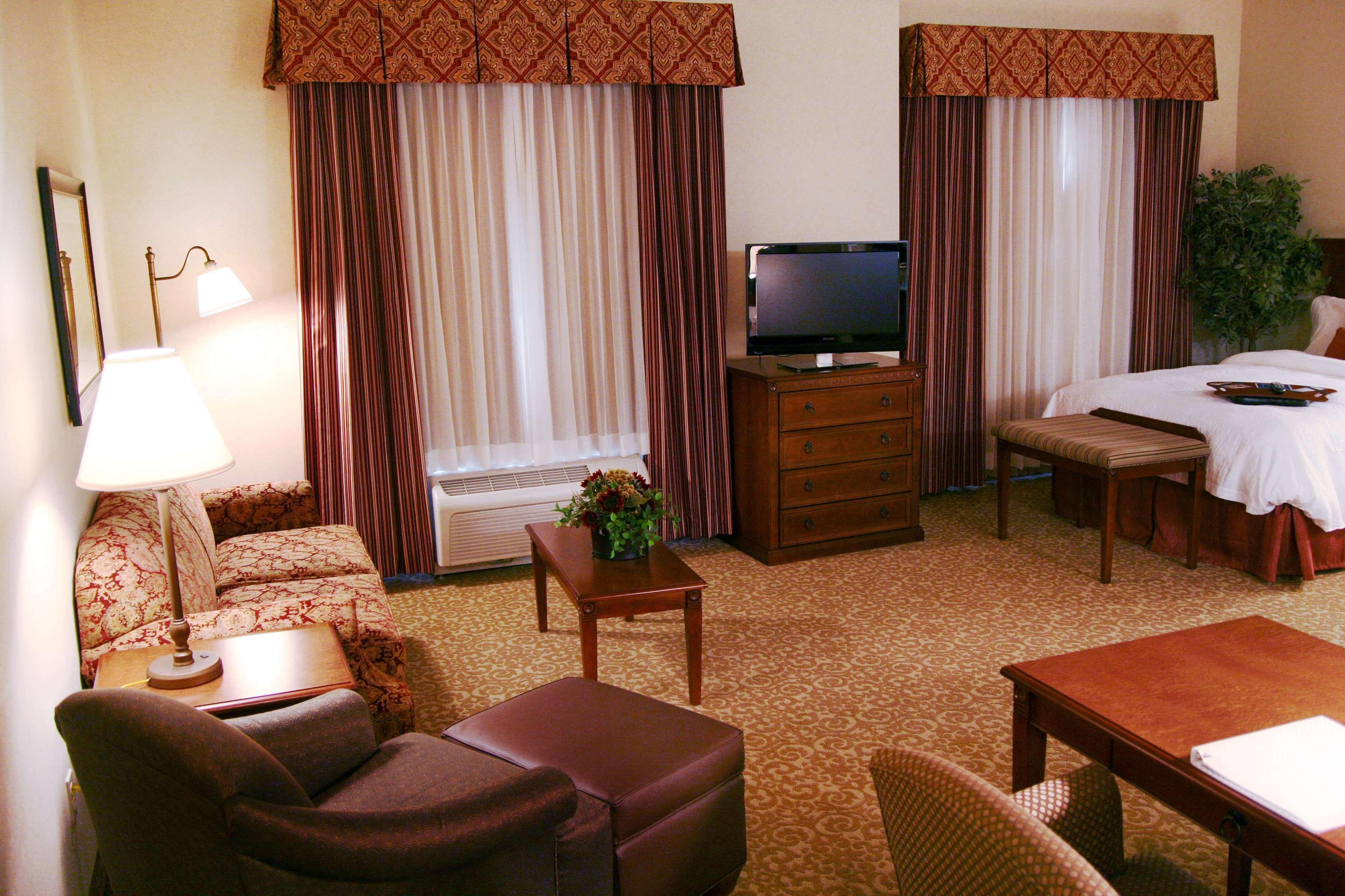Hampton Inn & Suites Лоди Стая снимка