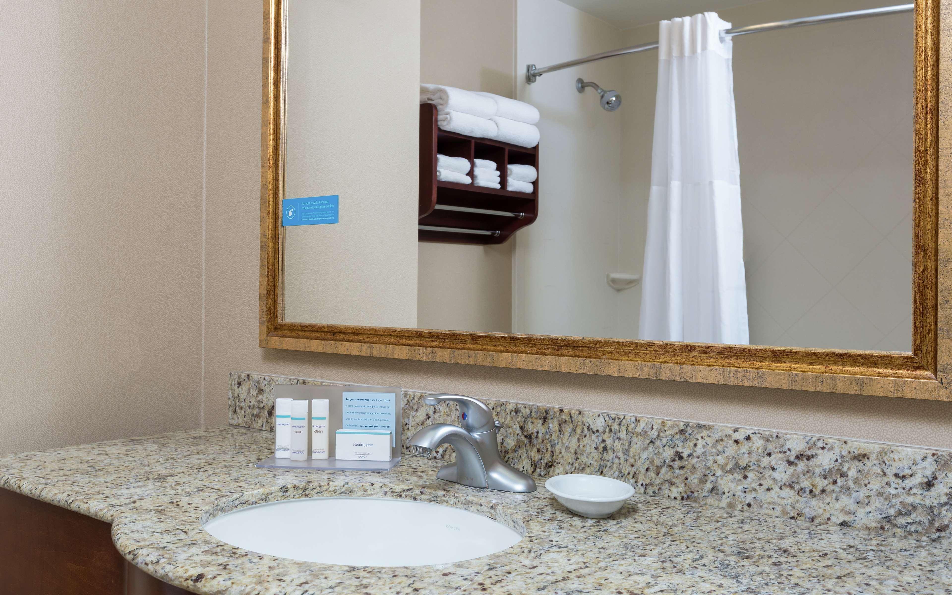 Hampton Inn & Suites Лоди Екстериор снимка