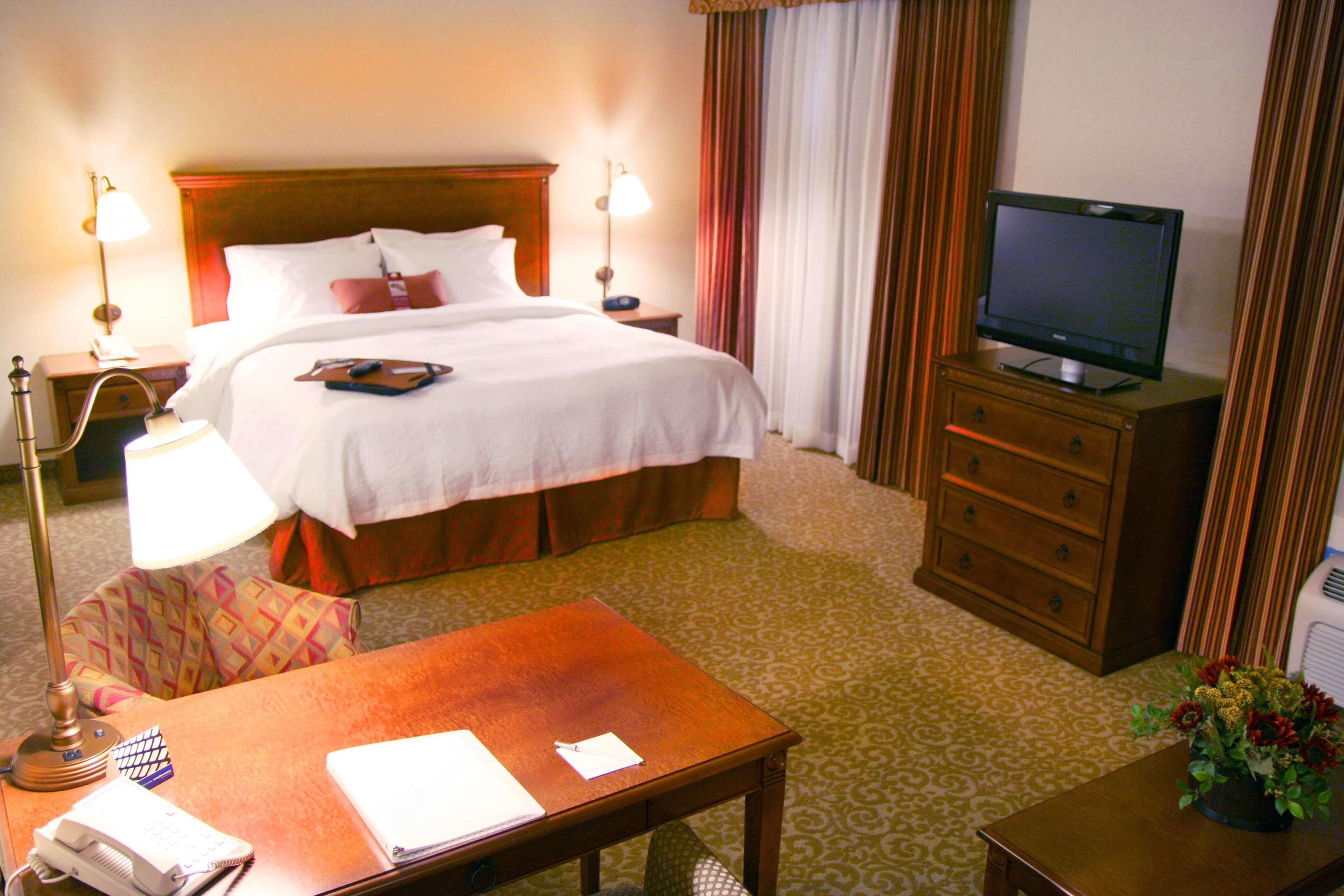 Hampton Inn & Suites Лоди Стая снимка