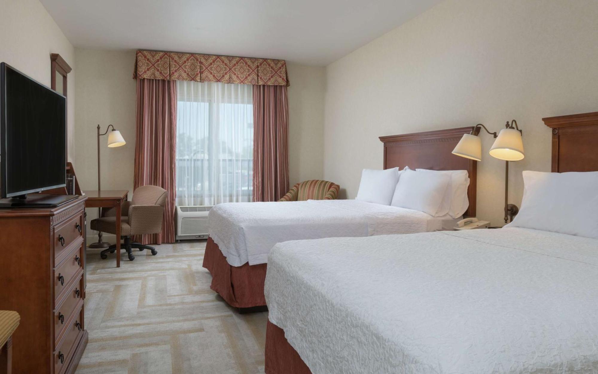 Hampton Inn & Suites Лоди Екстериор снимка