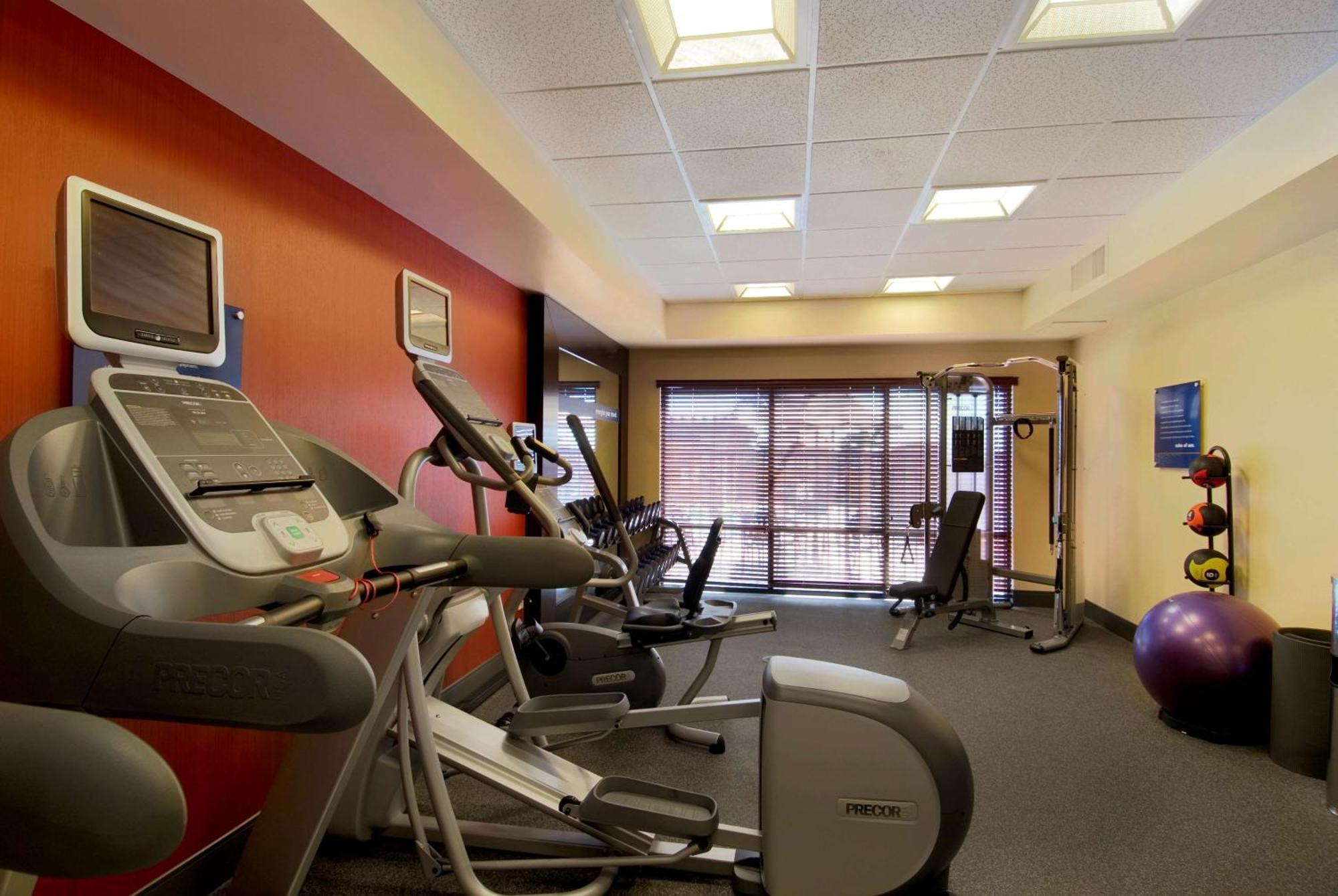 Hampton Inn & Suites Лоди Екстериор снимка