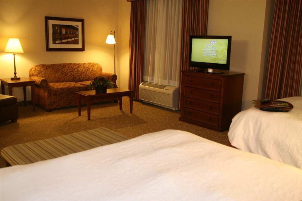 Hampton Inn & Suites Лоди Стая снимка