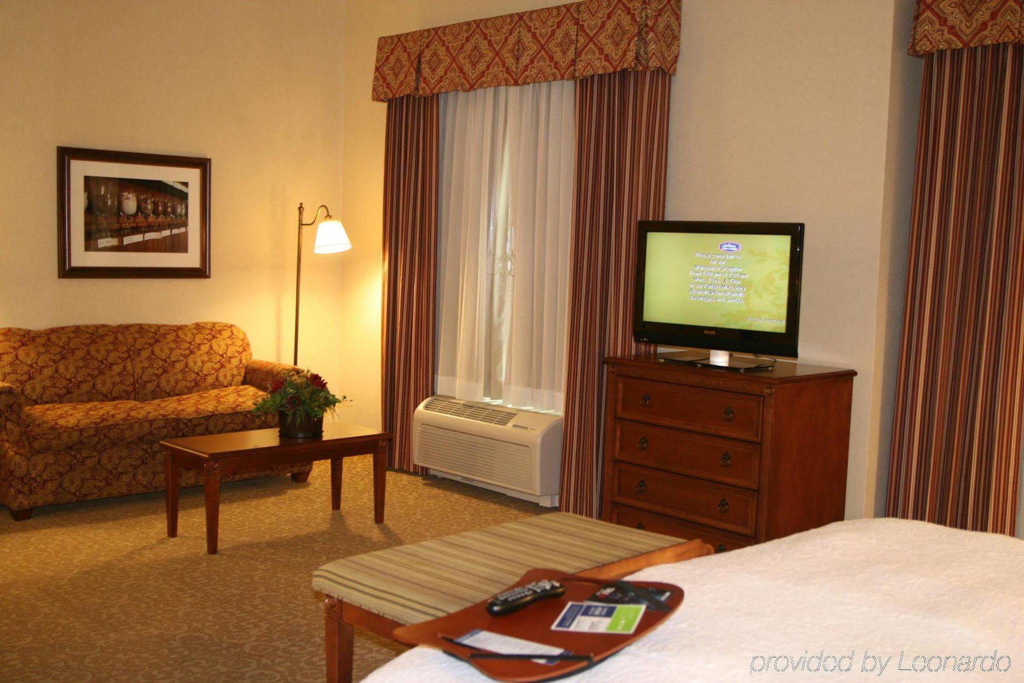 Hampton Inn & Suites Лоди Стая снимка