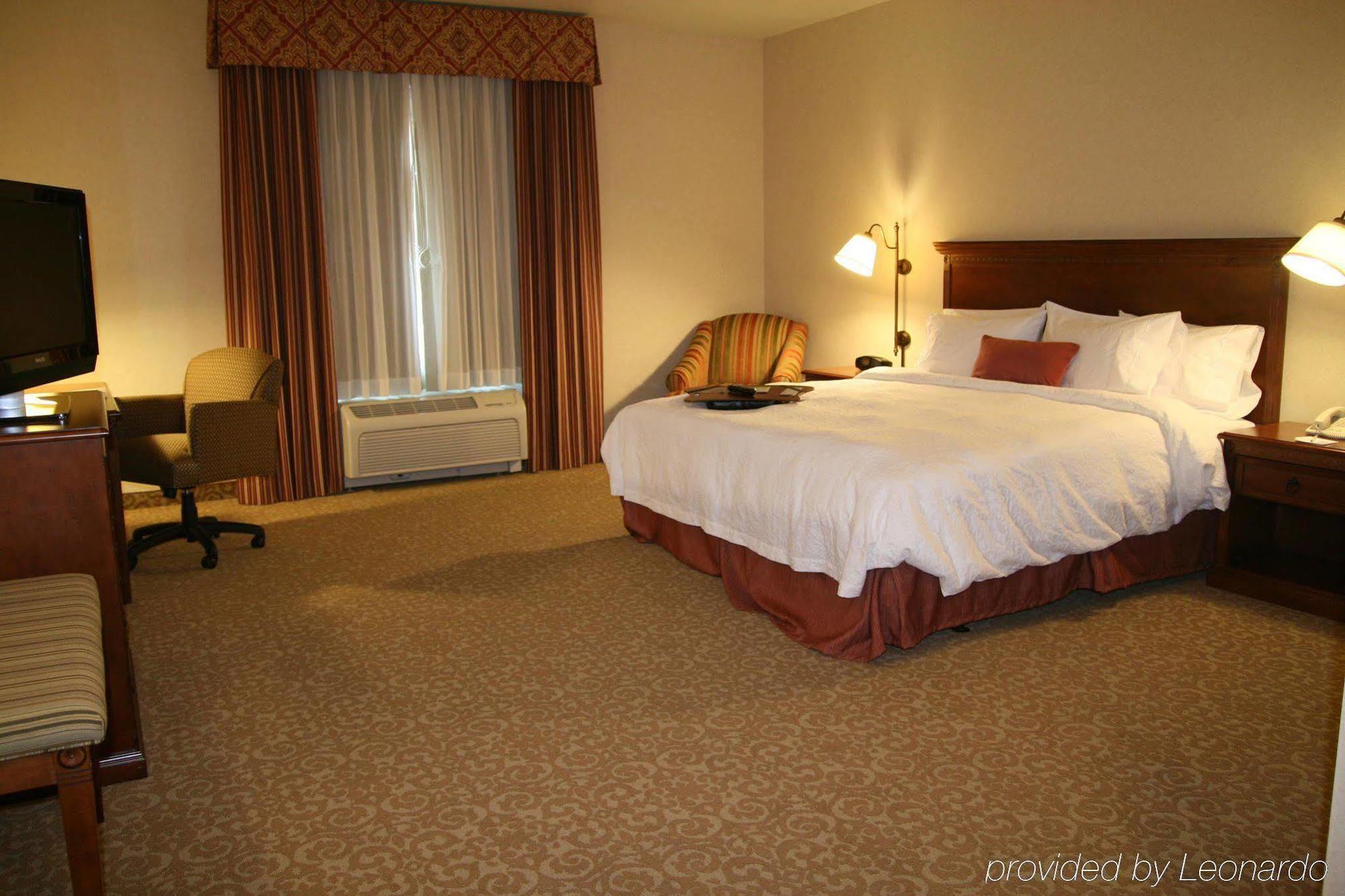 Hampton Inn & Suites Лоди Стая снимка